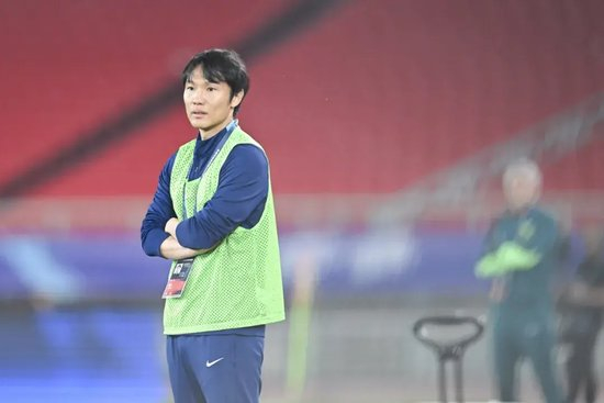 从1-4到4-4 武汉三镇补时13分钟三球逼平国安