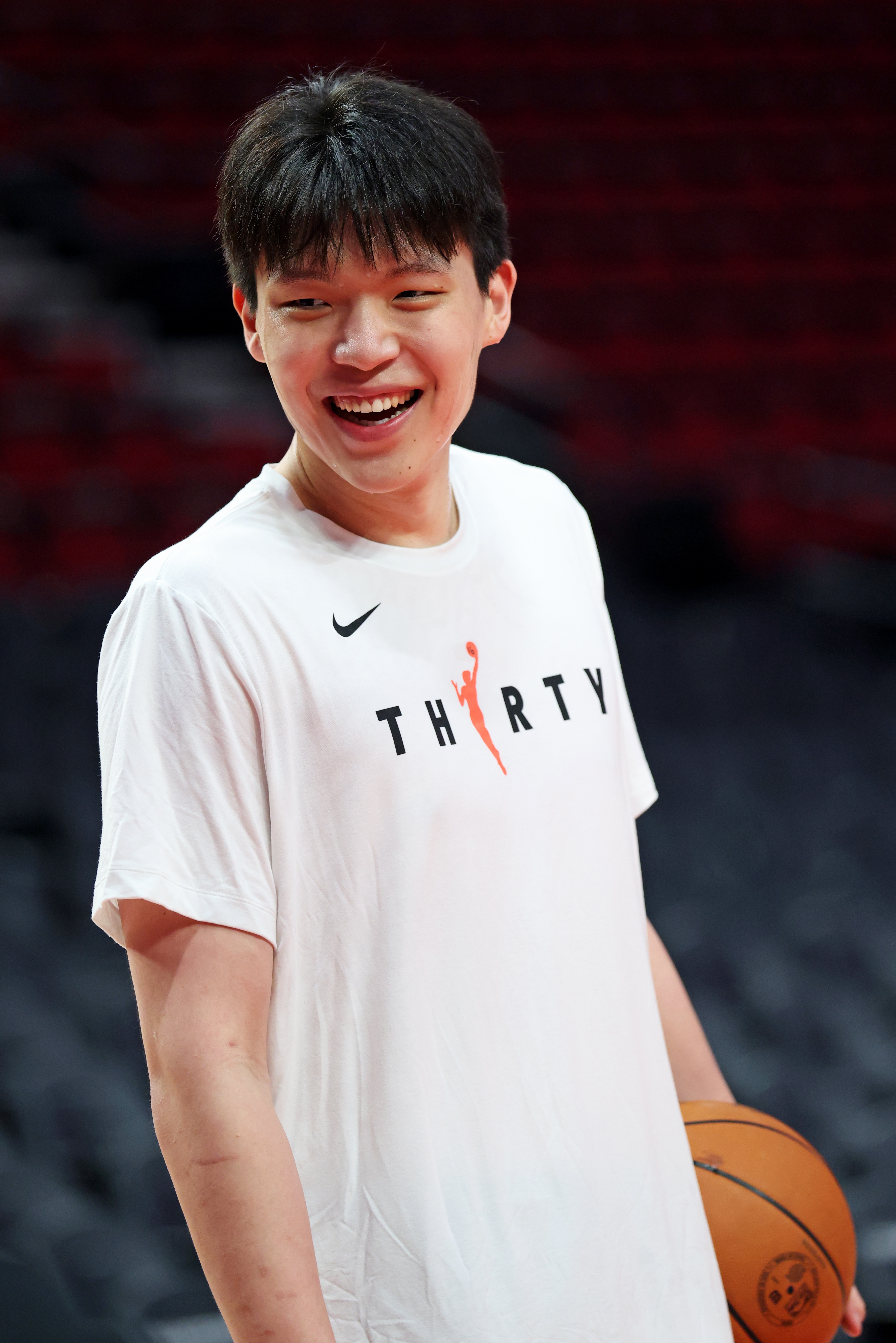 杨瀚森游戏段位太低,前翻译透露需用小号才能开黑