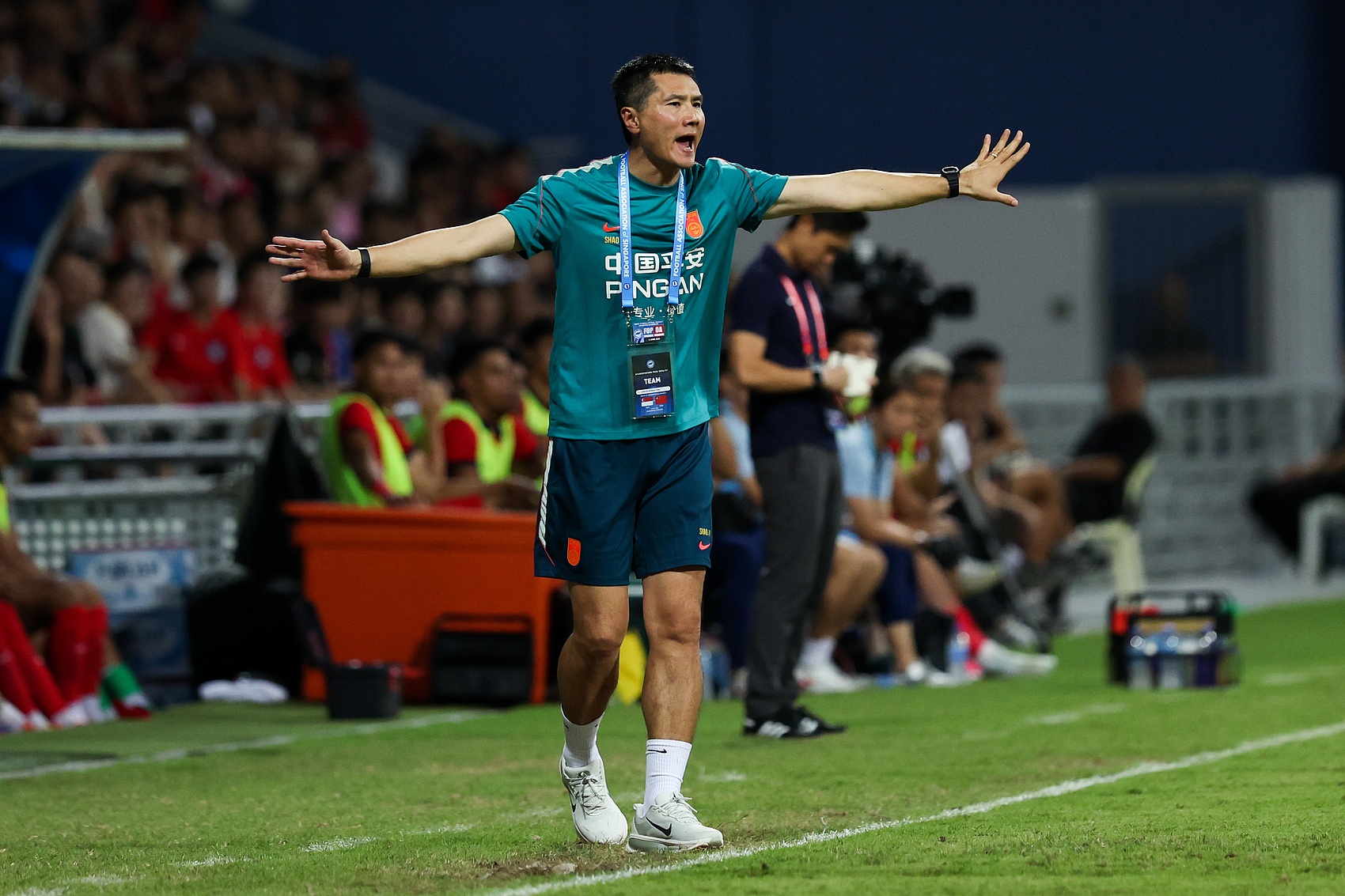 1-0小胜新加坡 国足6日下午返程备战泰国 1-0小胜新加坡 国足6日下午返程备战泰国